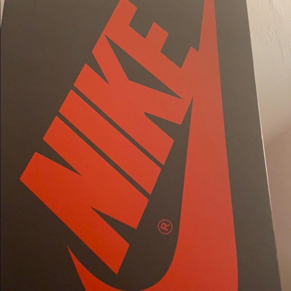 Jordan’s High 1’s -Volt Gold - Picture 5 of 6
